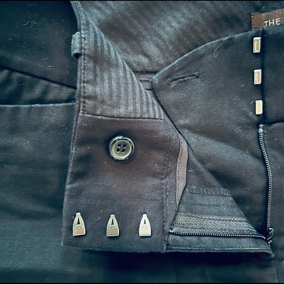 The Limited cuffed short size 12 - Picture 6 of 9